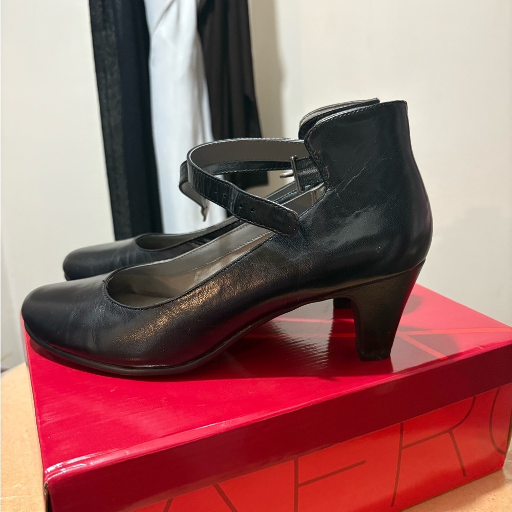 AEROSOLES Black Heels